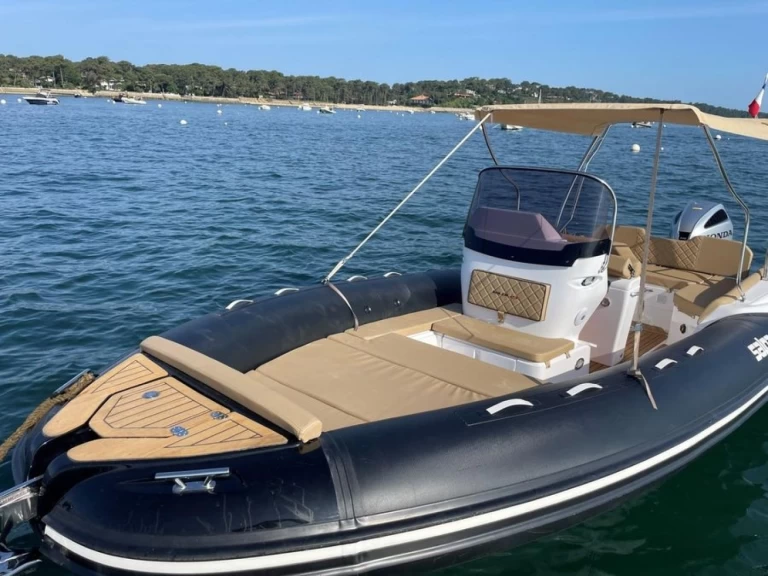 Location bateau Cogolin pas cher Salpa Soleil 23