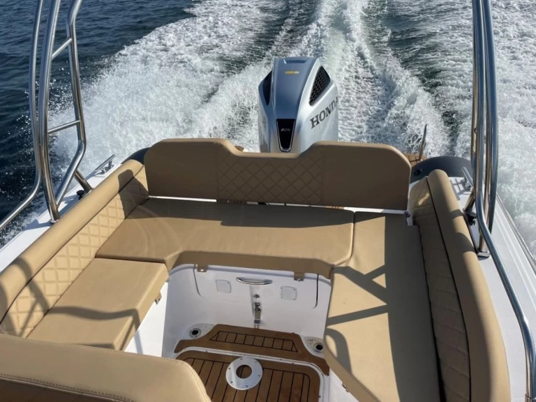 Location Semi-rigide à Cogolin - Salpa Salpa Soleil 23