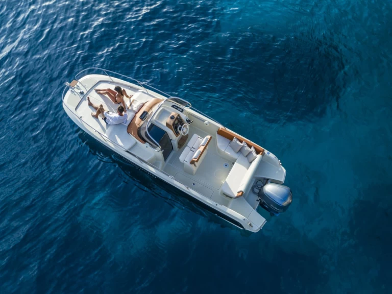 Bateau à moteur à louer à Cogolin au meilleur prix