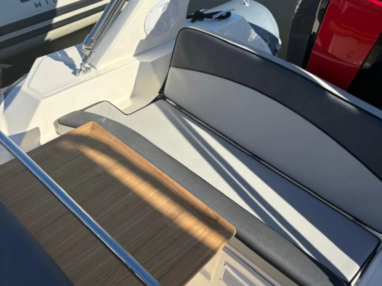 Location bateau Lomac LOMAC 660 TURISMO à Saint-Florent sur Samboat