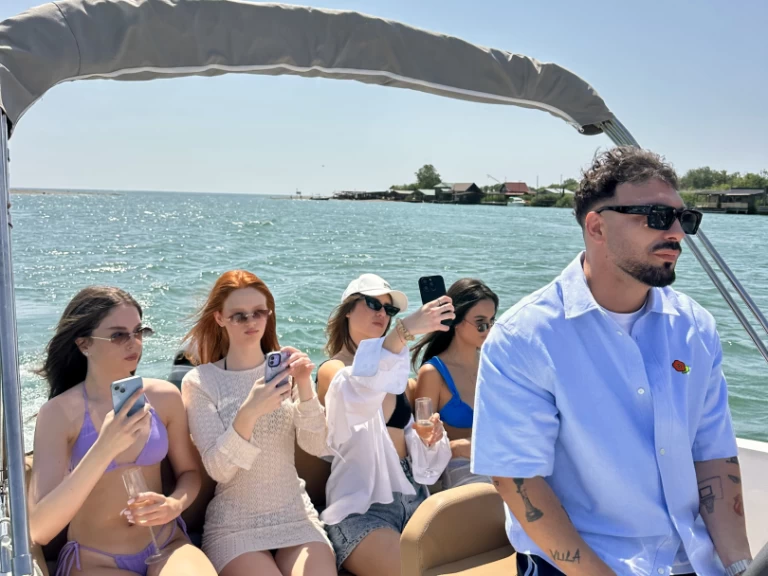 Location Bateau à moteur Idea Marine avec permis