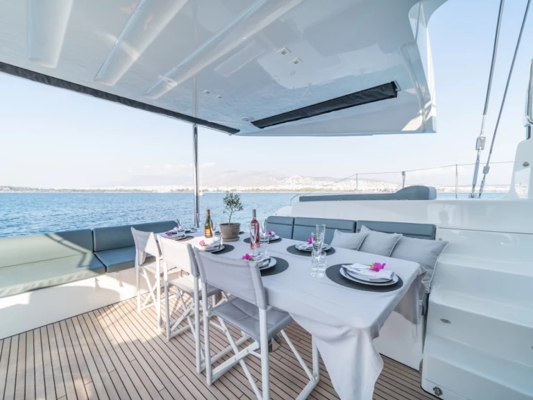 Catamaran à louer à Athènes au meilleur prix