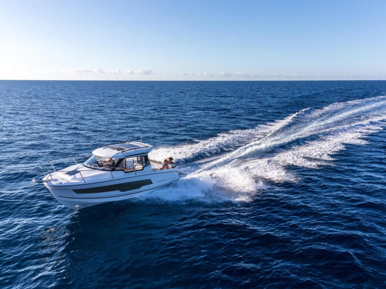 Location bateau Saint-Raphaël pas cher Merry fisher 795 S2