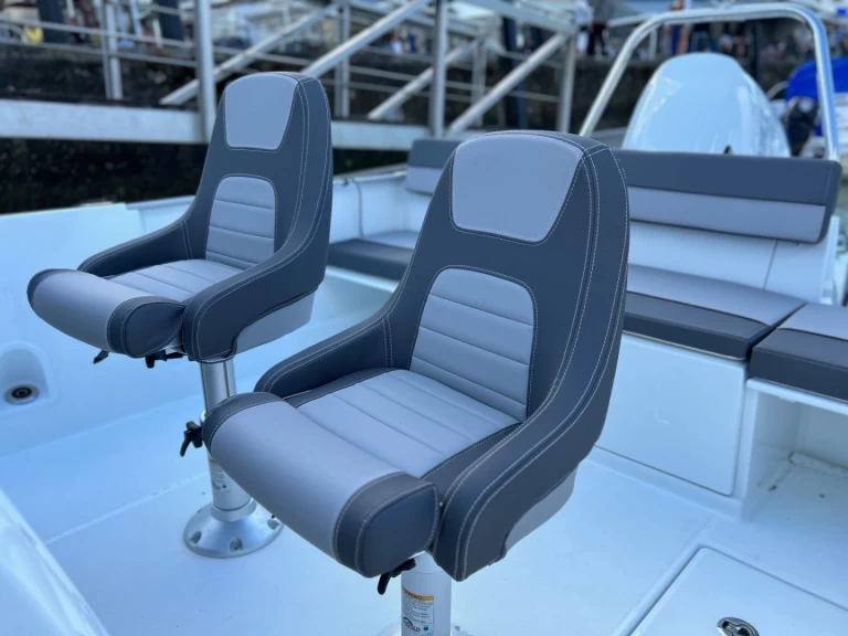 Location à La Flotte - Jeanneau Cap Camarat 7.5 CC Serie 3 sur SamBoat