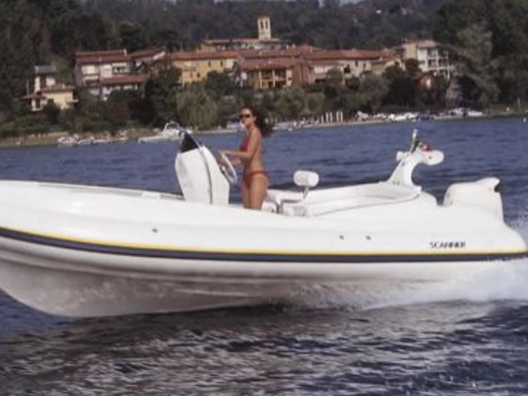 Semi-rigide à louer à Nettuno au meilleur prix