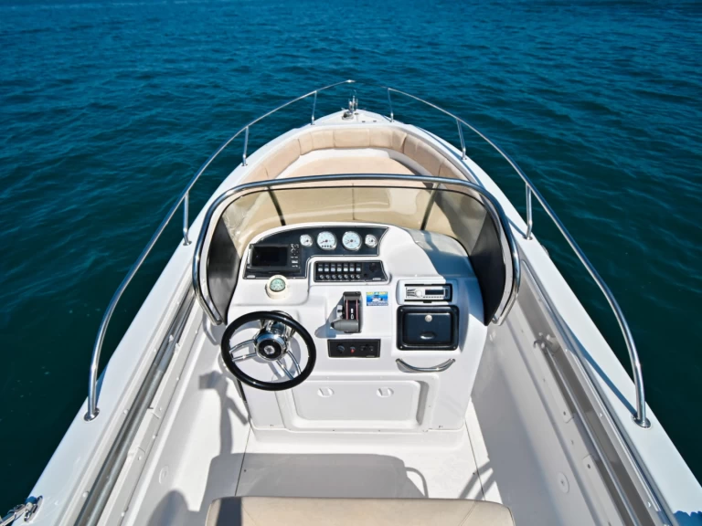 Location bateau Ranieri Voyager 24 à Funtana-Fontane sur Samboat