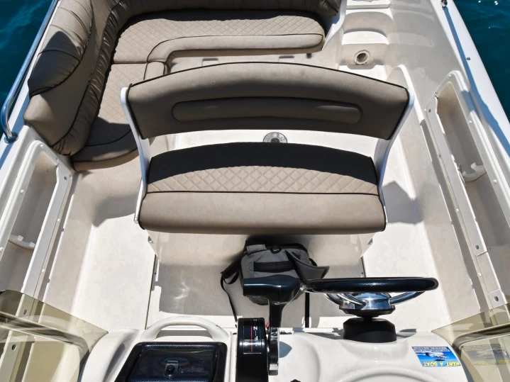 Location bateau Funtana-Fontane pas cher Voyager 640