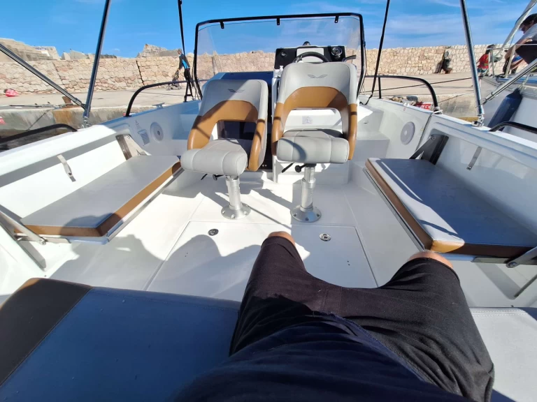 Bénéteau Flyer7 a louer à Port-de-Bouc