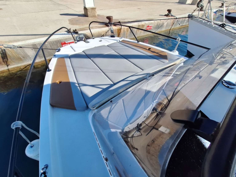 Location à Port-de-Bouc - Bénéteau Flyer7 sur SamBoat