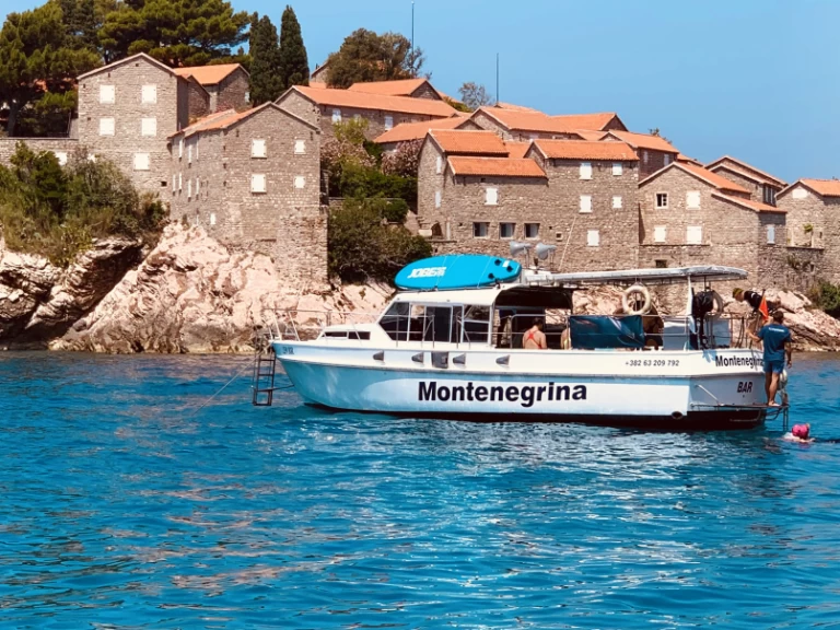 Louer Bateau à moteur avec ou sans skipper Ocean Yachts à Bar