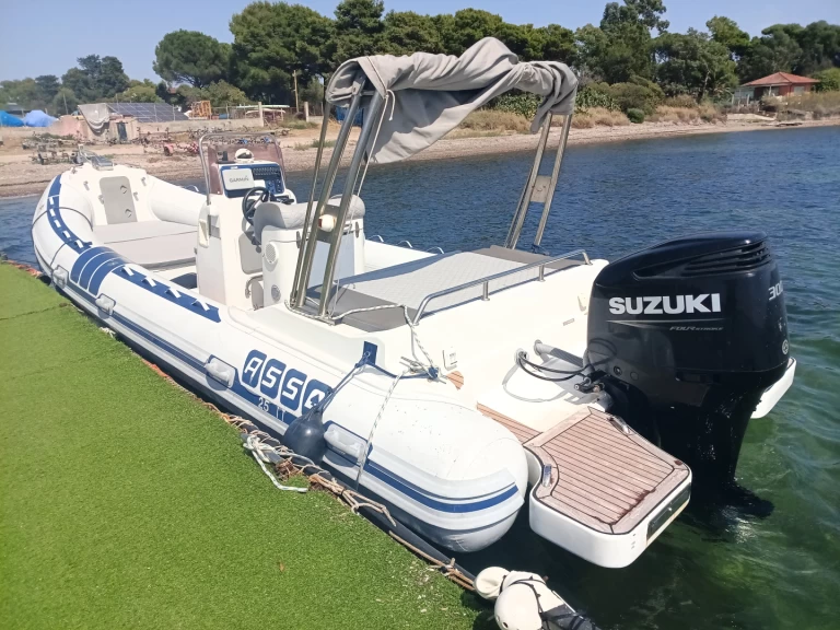 Louer Semi-rigide avec ou sans skipper Asso à Quartu Sant'Elena