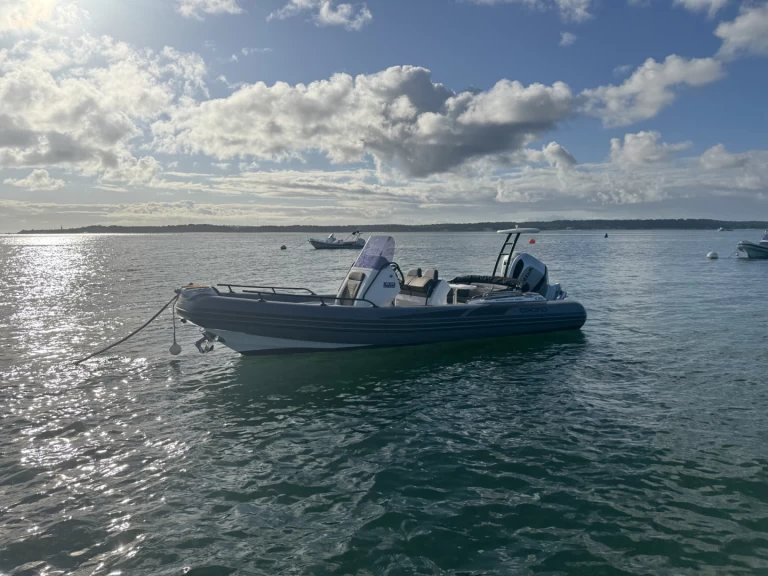 Louer Semi-rigide avec ou sans skipper Grand Boats à Bélisaire