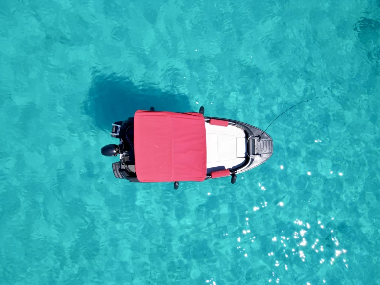 Location Bateau à moteur ROTO avec permis