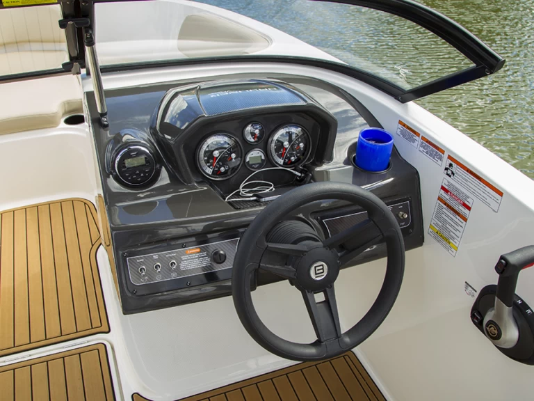 Location à Altea - Bayliner VR6 OB sur SamBoat