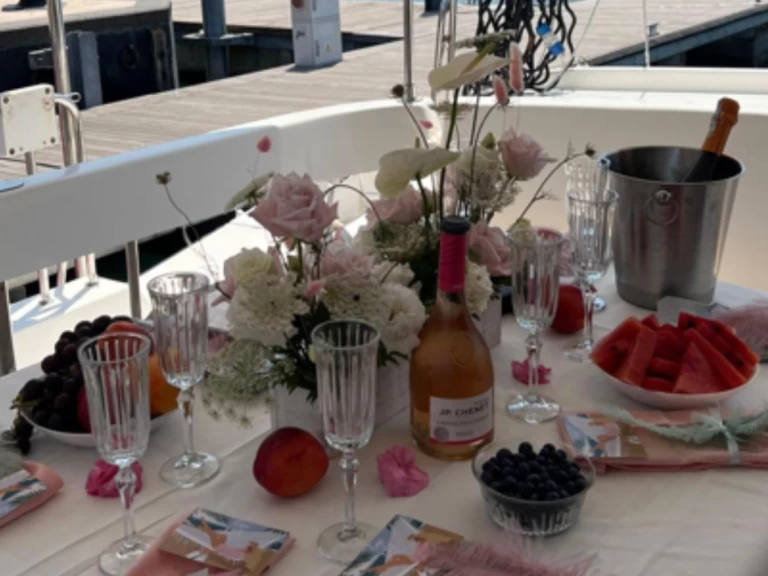 Louez un Fountaine Pajot Lipari 41 à Porto Montenegro