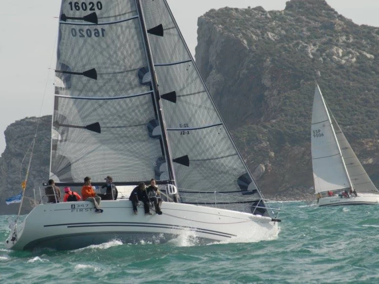 Location bateau Bénéteau First 34.7 à Port de Palamós sur Samboat