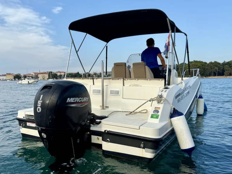 Quicksilver Activ 675 Open Smart Pack a louer à Poreč