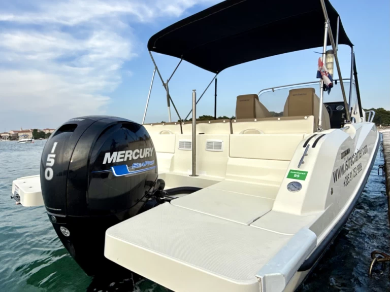 Location à Porec Port - Quicksilver Activ 675 Sundeck sur SamBoat