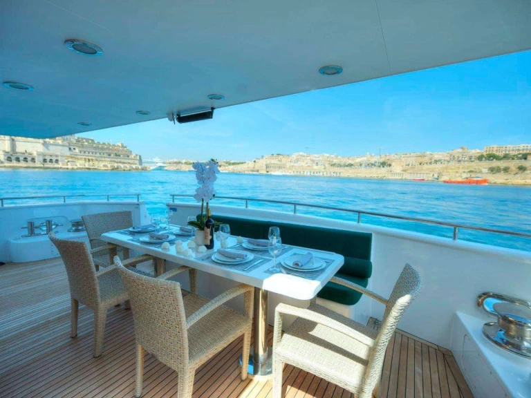 Location Yacht à Valletta - Custom VOYAGER