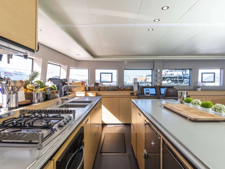 Lagoon HULYA a louer à Bahamas