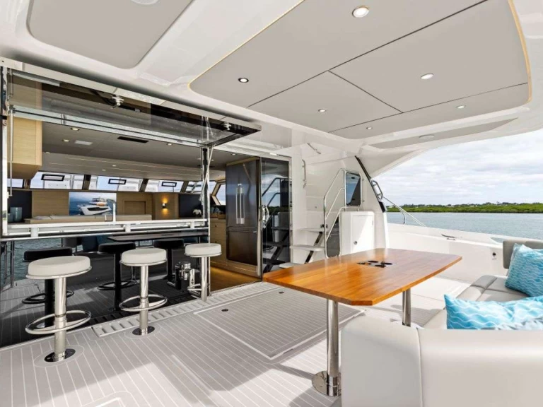 Location Yacht Aquila avec permis
