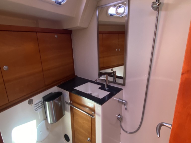 Hanse Hanse 430e a louer à Pula
