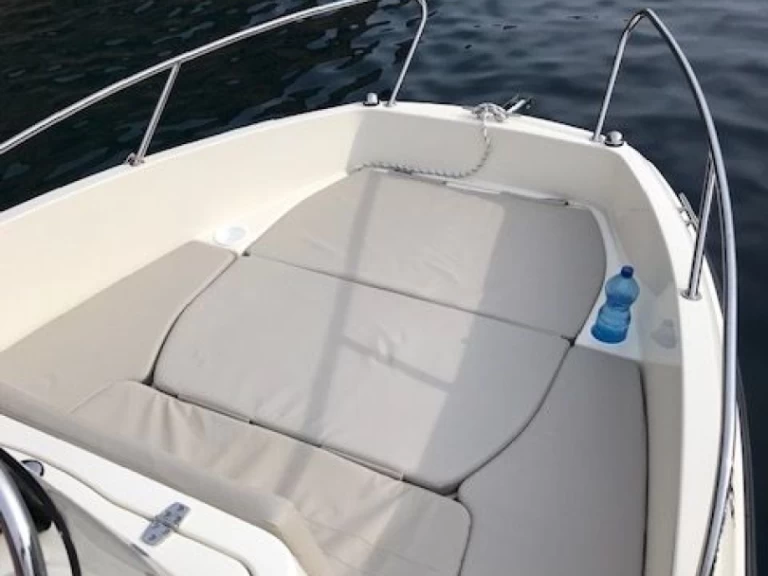 Louer Bateau à moteur avec ou sans skipper Quicksilver à La Ciotat