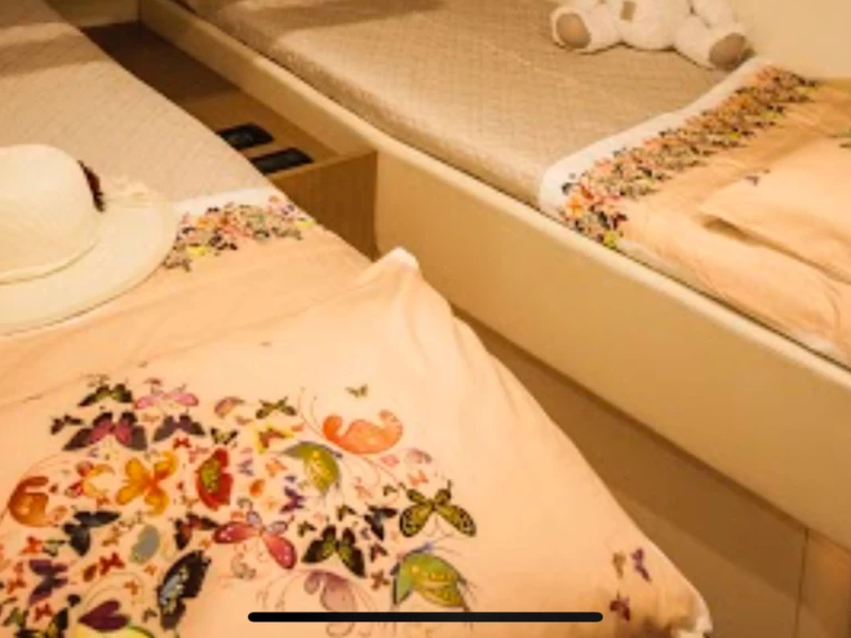 Louer Yacht avec ou sans skipper Pershing à Port de Salerne