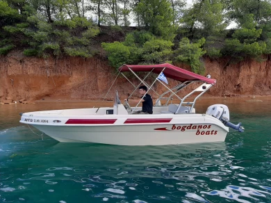Noleggio Barca a motore Karel con patente nautica