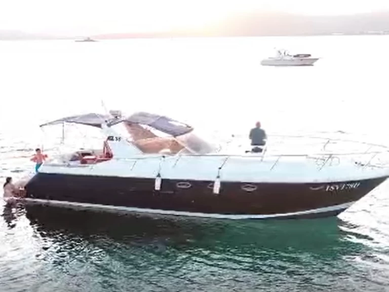 Louez un Azimut AZIMUT 38 à Alghero