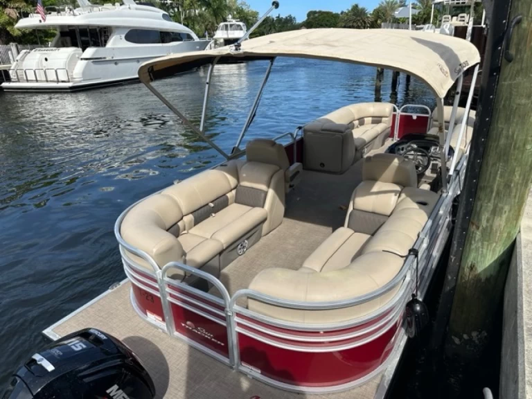 Location bateau Suntracker DLX 24 Party Barge à Fort Lauderdale sur Samboat