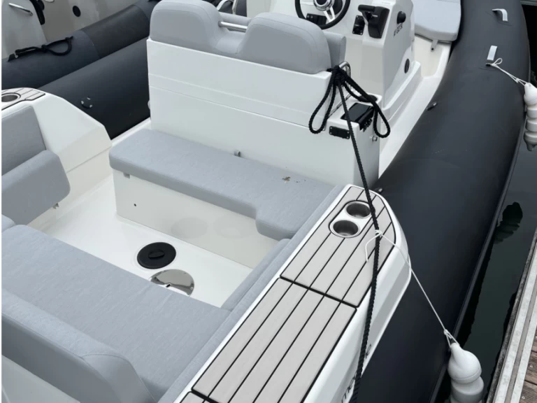 Location Semi-rigide à La Trinité-sur-Mer - Zodiac Medline 7.5