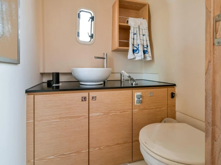 Louer Bateau à moteur avec ou sans skipper Pardo Yachts à Golfe-Juan