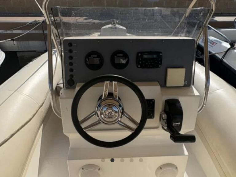 Semi-rigide à louer à Villajoyosa au meilleur prix