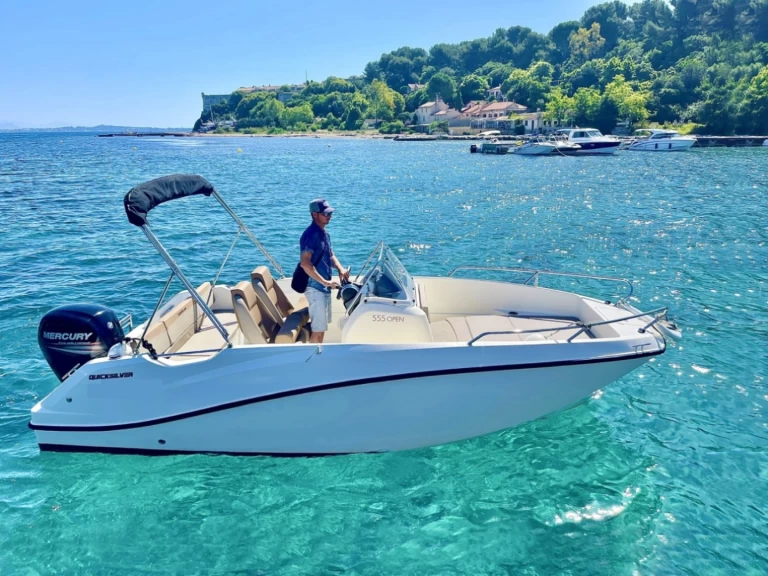 Location Bateau à moteur à Luka Sukošan - Quicksilver Activ 555 Open