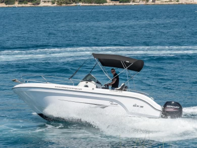 Noleggio Barca a motore con o senza skipper  a Trogir