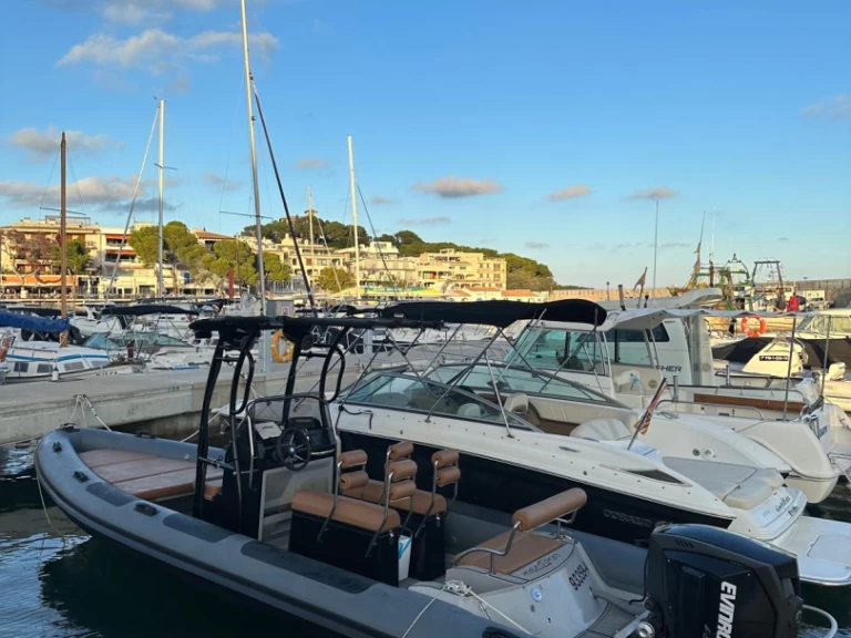 Louez un Rio Rio 700 Cruiser à Cala d'Or