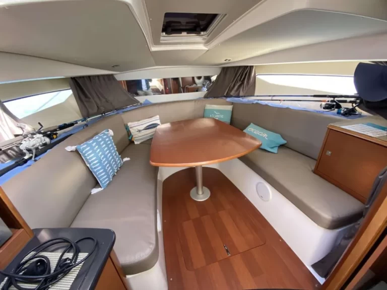 Location Bateau à moteur Jeanneau avec permis