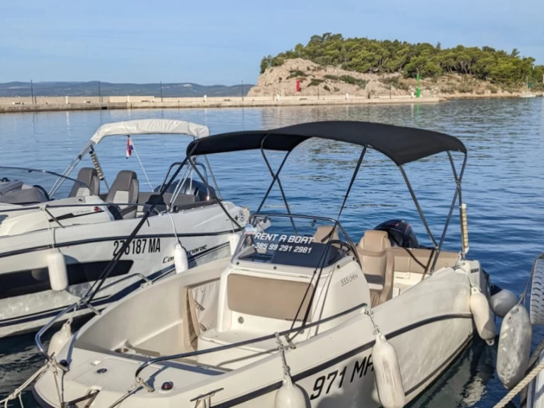 Location bateau Vela Luka pas cher Activ 555 Open