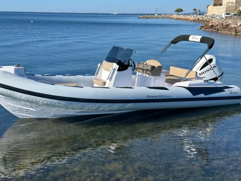 Semi-rigide à louer à Gapeau au meilleur prix