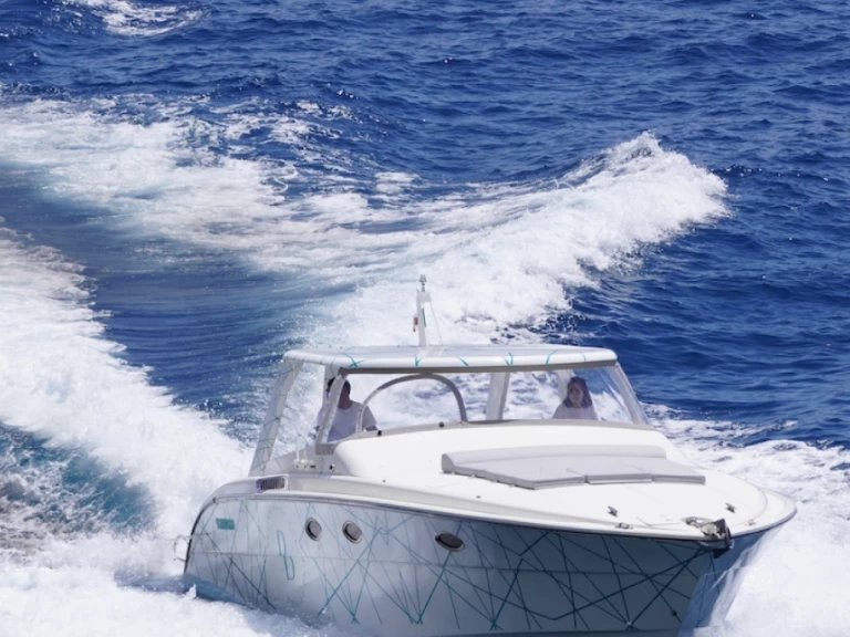 Bateau à moteur à louer à Amalfi au meilleur prix