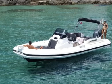 Uthyrning RIB Joker Boat med en båtlicens 