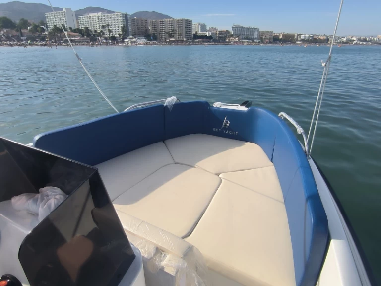 Louez un Bey Yacht 18 à Puerto Marina Benalmadena