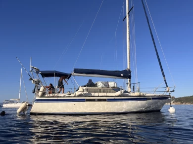 Sailboat for rent Hyères at the best price