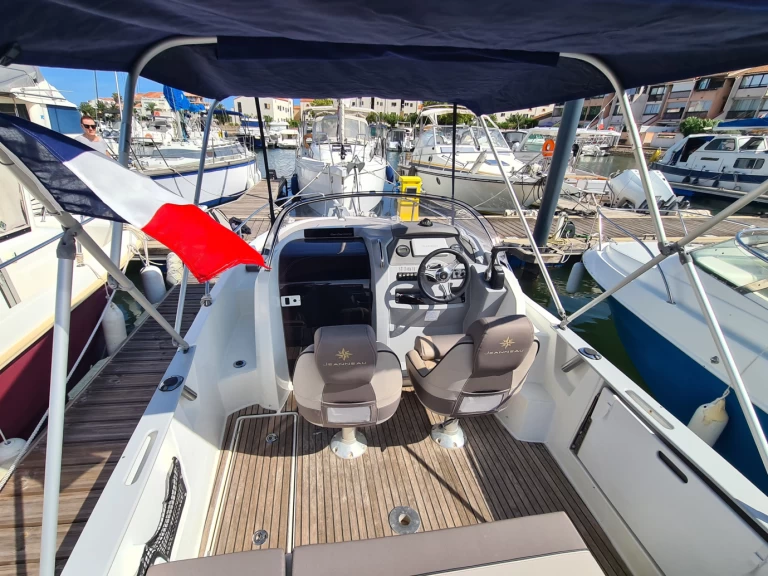 Location Bateau à moteur à Saint-Cyprien - Jeanneau Cap camarat 6.5 wa s2
