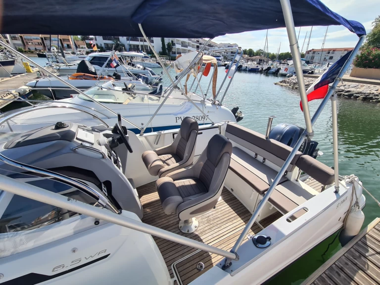 Location Bateau à moteur Jeanneau avec permis