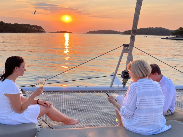 Location bateau Port-de-Bouc pas cher Helia 44