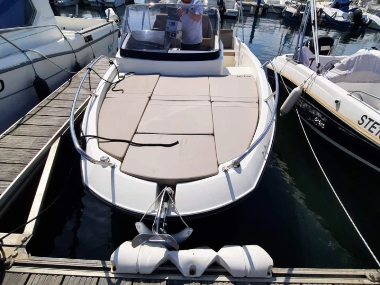 Location bateau Argelès-sur-Mer pas cher Activ 605 Sundeck