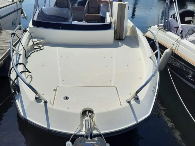 Location Bateau à moteur à Argelès-sur-Mer - Quicksilver Activ 605 Sundeck