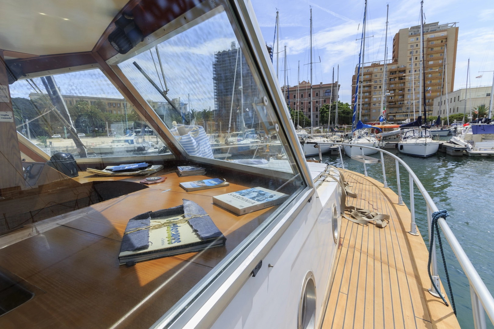 Location bateau Cagliari Port pas cher STELVIO CS287/D